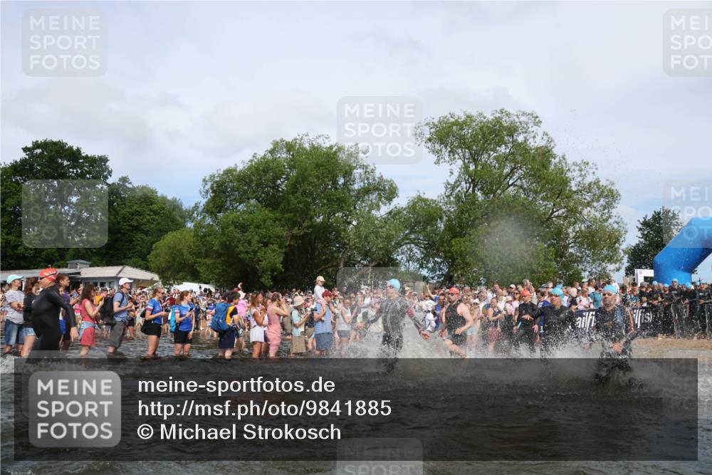 21.06.2026 - Viking Triathlon Michael Strokosch http://msf.ph/oto/9841885 21.06.2026 10:01:53 Schwimmen 30, 55, 194, 221, 238, 265, 285, 332, 343, 380, 391, 543, 621, 644, 648, 664 meine-sportfotos.de
