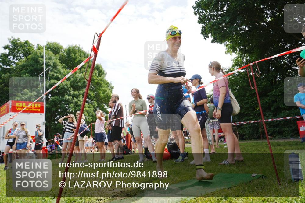 21.06.2026 - 29. Vierlanden-Triathlon LAZAROV Photography http://msf.ph/oto/9841898 21.06.2026 13:12:16 Schwimmen 1115, 1152, 1159 meine-sportfotos.de
