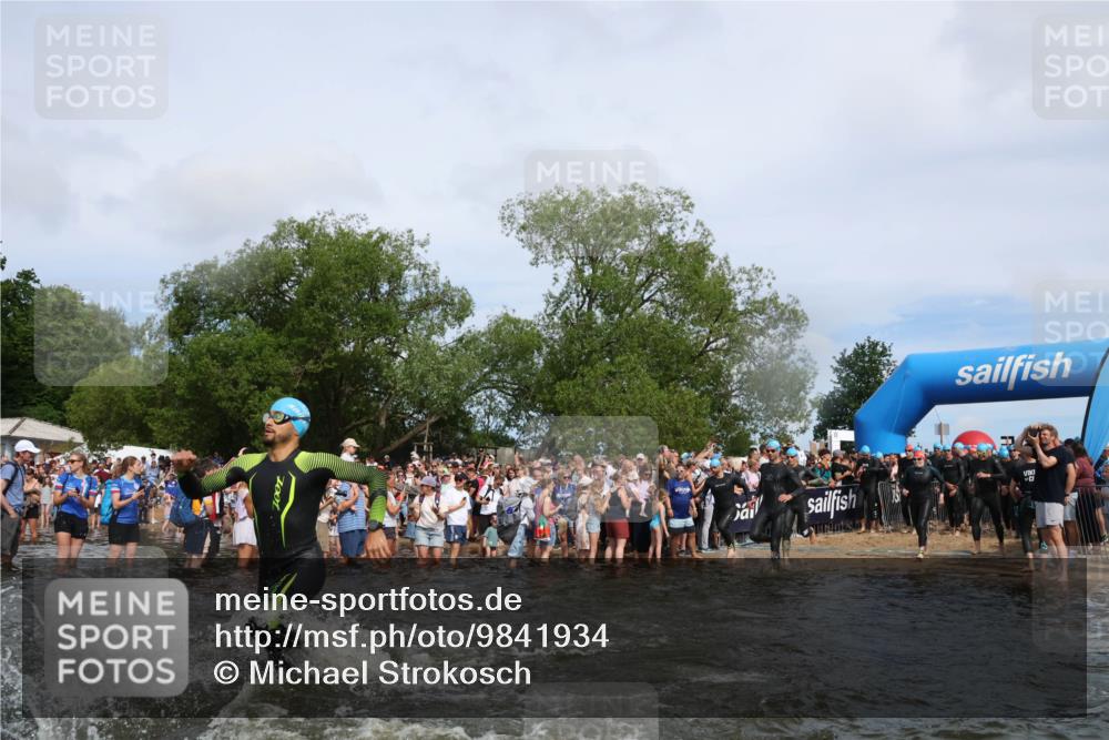 21.06.2026 - Viking Triathlon Michael Strokosch http://msf.ph/oto/9841934 21.06.2026 10:02:01 Schwimmen 30, 43, 55, 221, 226, 238, 265, 380, 394, 446, 524, 606, 625, 648, 664 meine-sportfotos.de