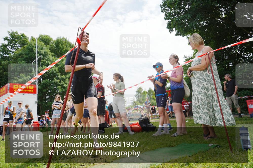 21.06.2026 - 29. Vierlanden-Triathlon LAZAROV Photography http://msf.ph/oto/9841937 21.06.2026 13:13:18 Schwimmen 1106, 1109, 1143 meine-sportfotos.de