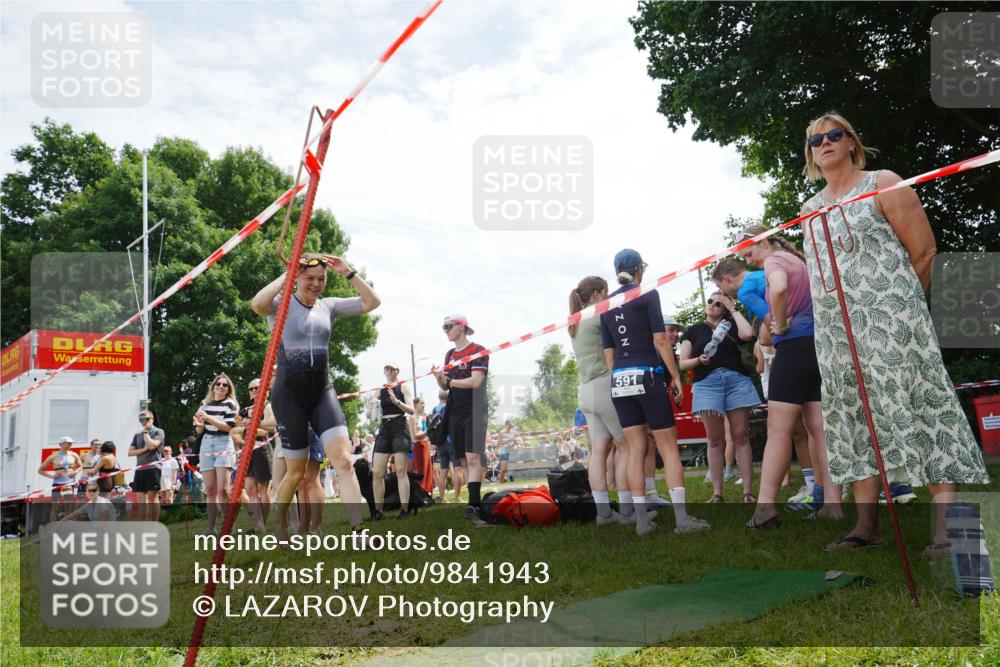 21.06.2026 - 29. Vierlanden-Triathlon LAZAROV Photography http://msf.ph/oto/9841943 21.06.2026 13:14:25 Schwimmen 1142, 1144 meine-sportfotos.de