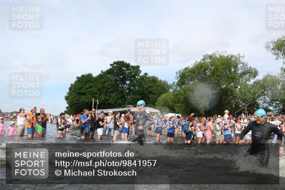 21.06.2026 - Viking Triathlon Michael Strokosch http://msf.ph/oto/9841957 21.06.2026 10:02:05 Schwimmen 43, 55, 90, 154, 221, 226, 380, 394, 410, 446, 501, 524, 606, 625, 660 meine-sportfotos.de