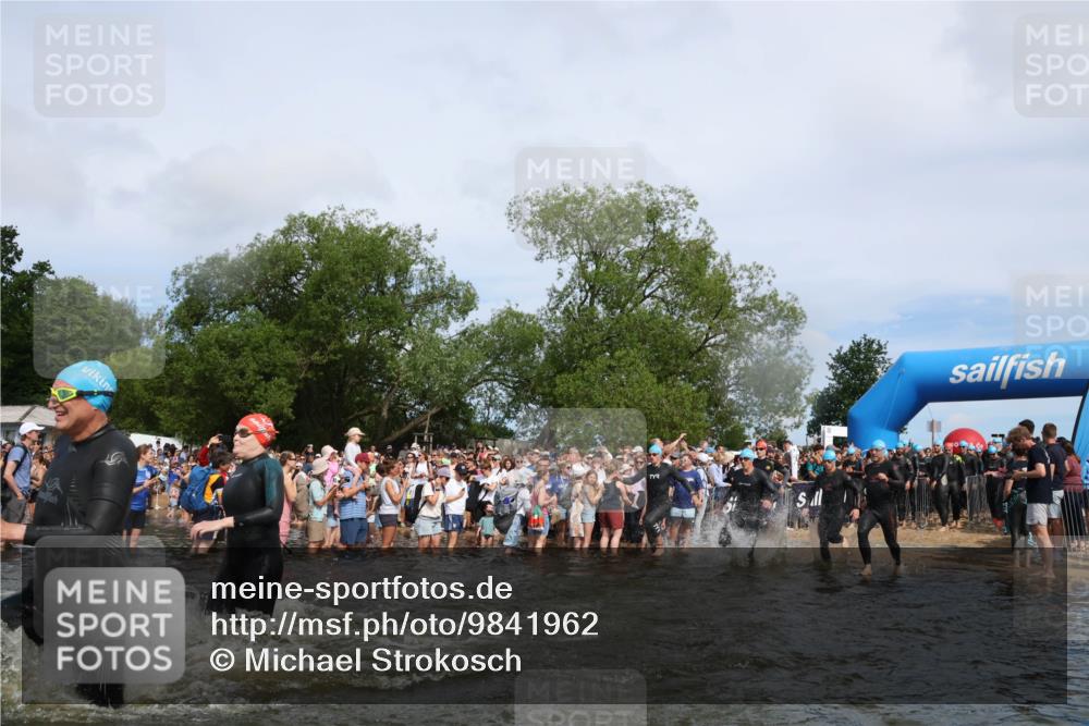 21.06.2026 - Viking Triathlon Michael Strokosch http://msf.ph/oto/9841962 21.06.2026 10:02:06 Schwimmen 43, 55, 90, 154, 221, 226, 380, 394, 410, 446, 501, 524, 606, 625, 660 meine-sportfotos.de