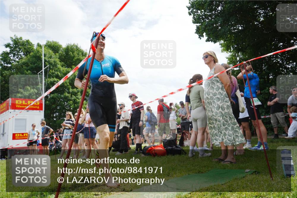 21.06.2026 - 29. Vierlanden-Triathlon LAZAROV Photography http://msf.ph/oto/9841971 21.06.2026 13:16:08 Schwimmen 1141 meine-sportfotos.de