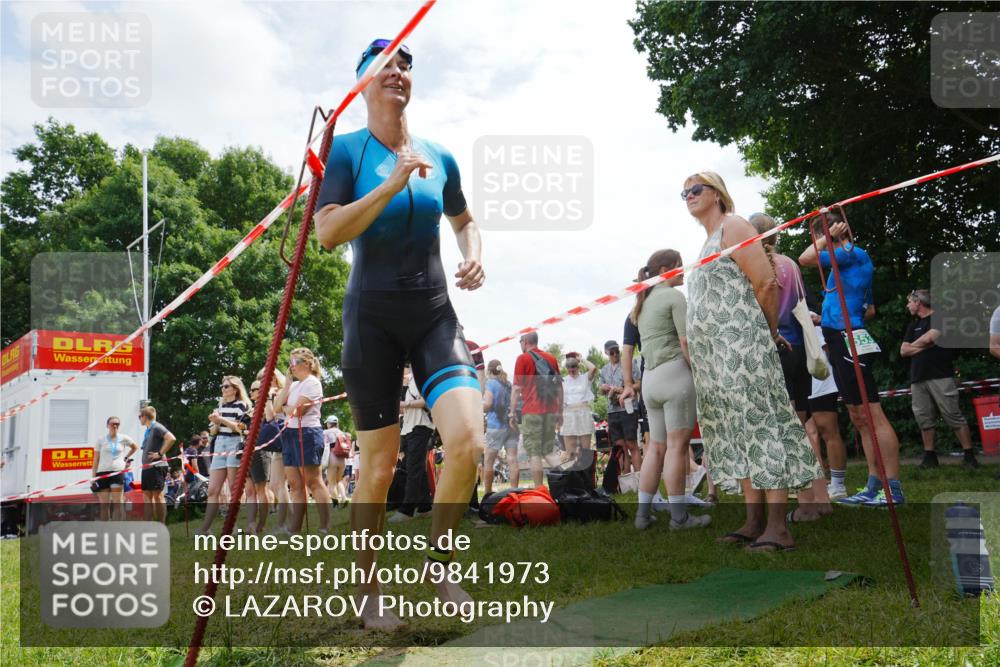 21.06.2026 - 29. Vierlanden-Triathlon LAZAROV Photography http://msf.ph/oto/9841973 21.06.2026 13:16:08 Schwimmen 1141 meine-sportfotos.de