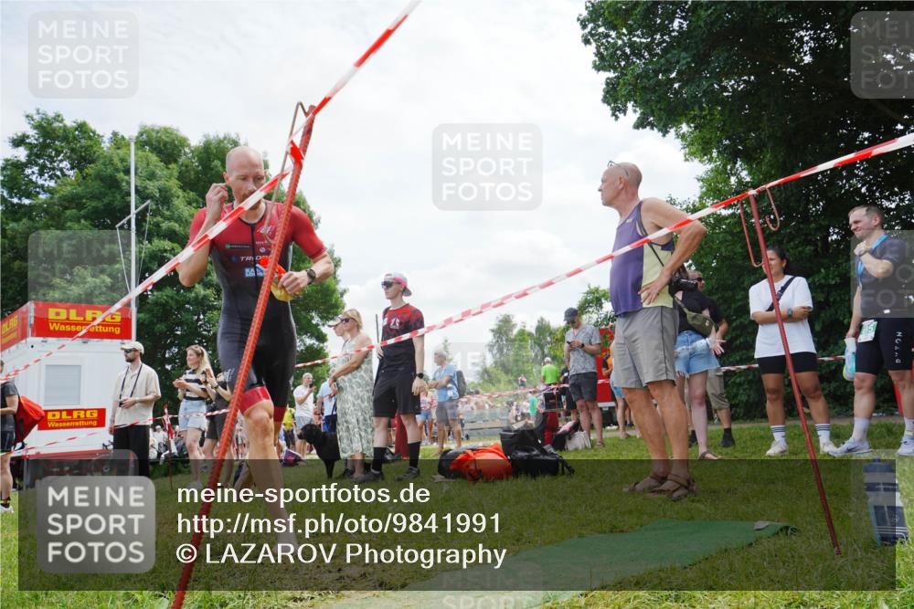 21.06.2026 - 29. Vierlanden-Triathlon LAZAROV Photography http://msf.ph/oto/9841991 21.06.2026 13:23:39 Schwimmen 1197, 1220 meine-sportfotos.de