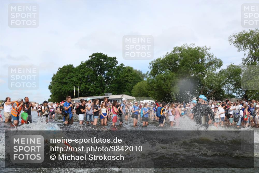 21.06.2026 - Viking Triathlon Michael Strokosch http://msf.ph/oto/9842010 21.06.2026 10:02:15 Schwimmen 47, 87, 90, 102, 136, 152, 154, 410, 438, 490, 501, 536, 537, 655, 660 meine-sportfotos.de