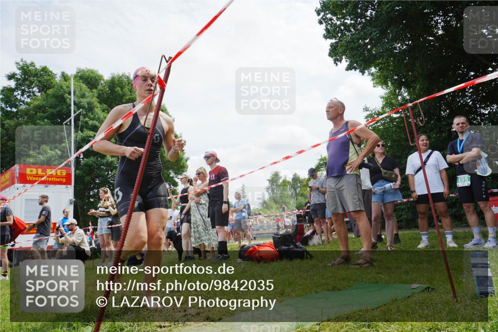 21.06.2026 - 29. Vierlanden-Triathlon LAZAROV Photography http://msf.ph/oto/9842035 21.06.2026 13:23:54 Schwimmen 1191, 1207, 1218 meine-sportfotos.de
