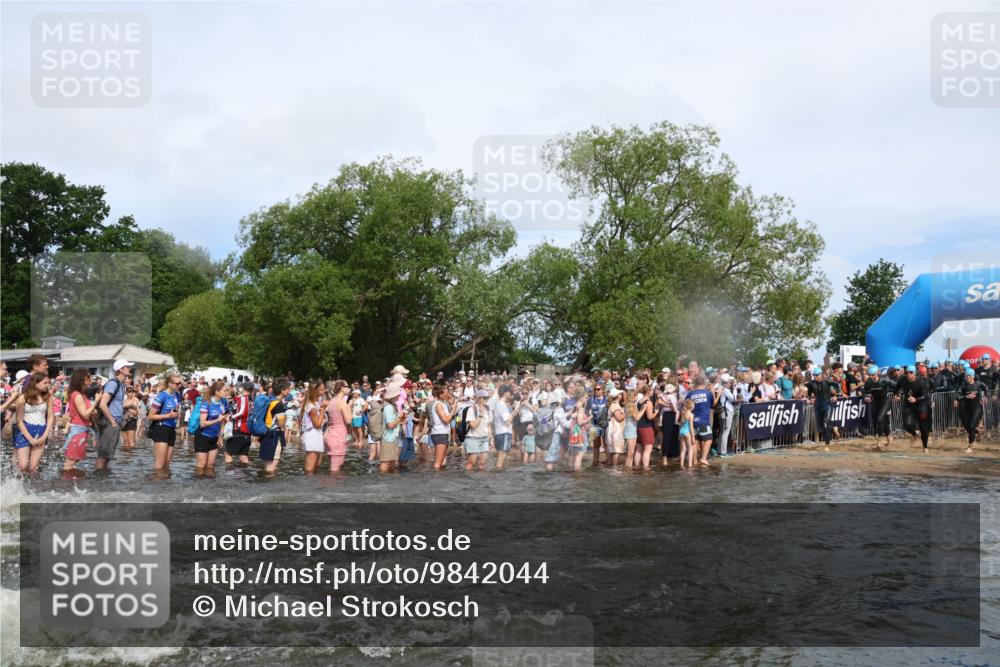 21.06.2026 - Viking Triathlon Michael Strokosch http://msf.ph/oto/9842044 21.06.2026 10:02:21 Schwimmen 47, 87, 102, 136, 142, 152, 255, 360, 392, 430, 438, 490, 536, 537, 655 meine-sportfotos.de