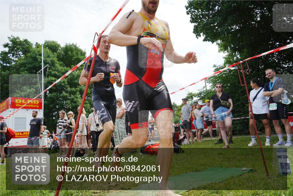 21.06.2026 - 29. Vierlanden-Triathlon LAZAROV Photography http://msf.ph/oto/9842061 21.06.2026 13:24:27 Schwimmen 1094, 1221 meine-sportfotos.de