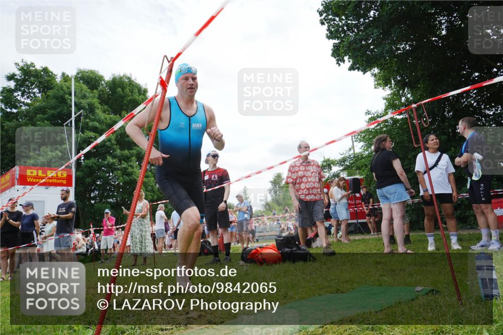 21.06.2026 - 29. Vierlanden-Triathlon LAZAROV Photography http://msf.ph/oto/9842065 21.06.2026 13:24:59 Schwimmen 1180 meine-sportfotos.de