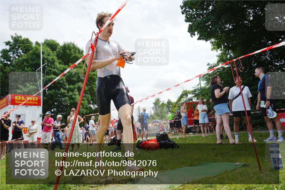 21.06.2026 - 29. Vierlanden-Triathlon LAZAROV Photography http://msf.ph/oto/9842076 21.06.2026 13:25:38 Schwimmen 1097, 1099, 1198 meine-sportfotos.de