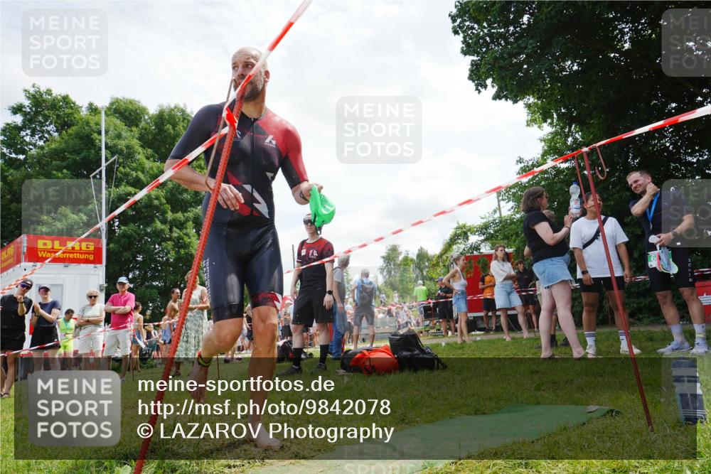 21.06.2026 - 29. Vierlanden-Triathlon LAZAROV Photography http://msf.ph/oto/9842078 21.06.2026 13:25:46 Schwimmen 1097, 1192 meine-sportfotos.de