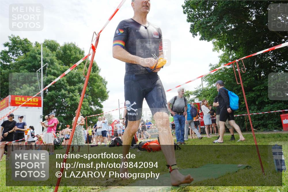 21.06.2026 - 29. Vierlanden-Triathlon LAZAROV Photography http://msf.ph/oto/9842094 21.06.2026 13:26:21 Schwimmen 1100, 1196, 1203, 1209 meine-sportfotos.de