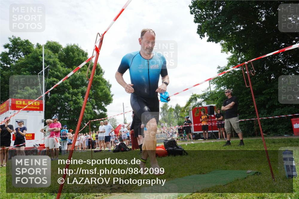 21.06.2026 - 29. Vierlanden-Triathlon LAZAROV Photography http://msf.ph/oto/9842099 21.06.2026 13:26:42 Schwimmen 1167, 1184, 1185 meine-sportfotos.de