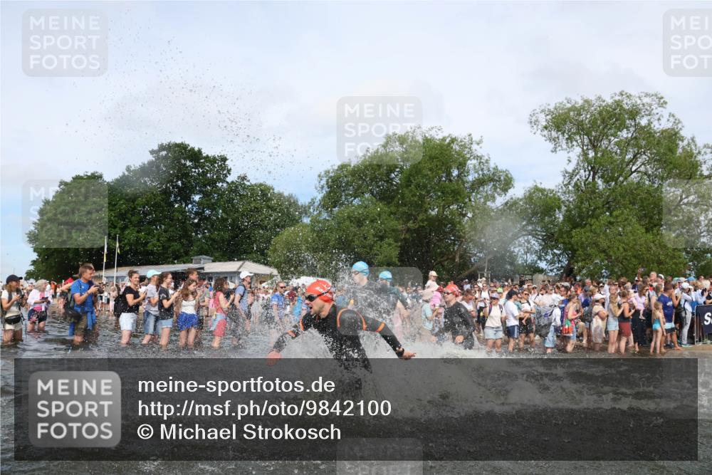 21.06.2026 - Viking Triathlon Michael Strokosch http://msf.ph/oto/9842100 21.06.2026 10:02:29 Schwimmen 83, 100, 126, 142, 220, 255, 325, 360, 392, 430, 513, 560, 579, 604, 651 meine-sportfotos.de