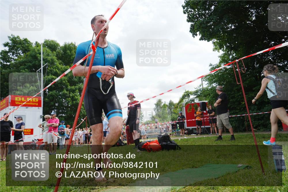 21.06.2026 - 29. Vierlanden-Triathlon LAZAROV Photography http://msf.ph/oto/9842101 21.06.2026 13:26:45 Schwimmen 1167, 1184, 1185 meine-sportfotos.de