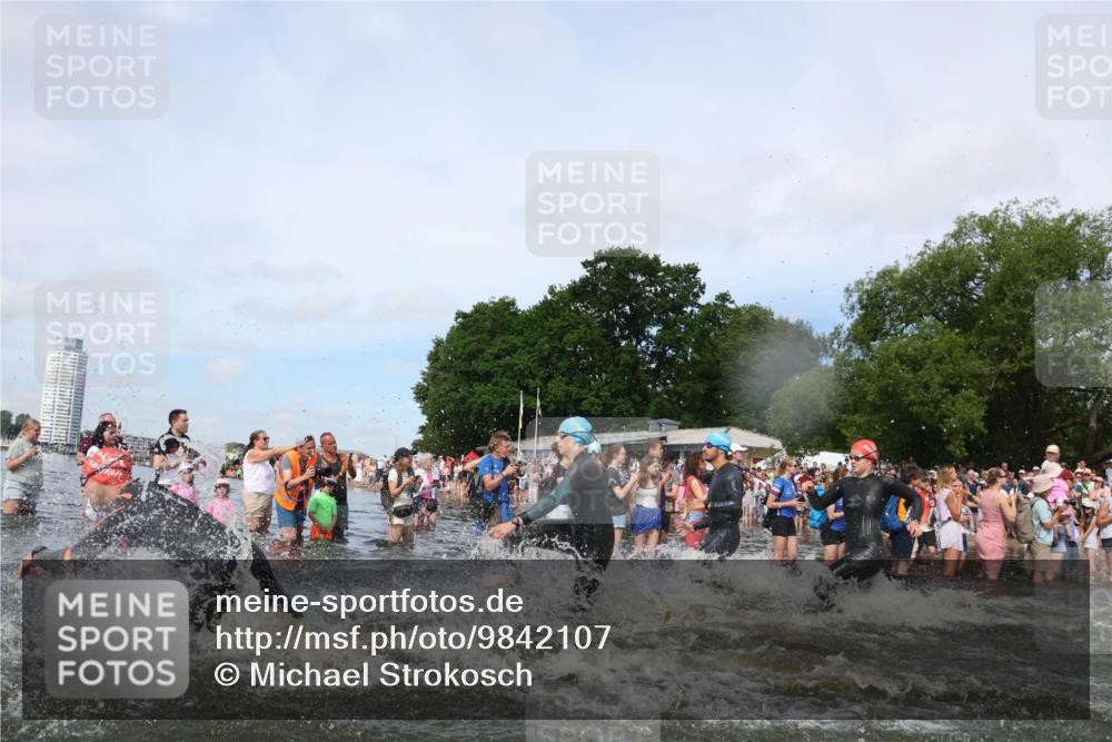 21.06.2026 - Viking Triathlon Michael Strokosch http://msf.ph/oto/9842107 21.06.2026 10:02:30 Schwimmen 83, 100, 126, 142, 220, 255, 325, 360, 392, 430, 513, 560, 579, 604, 651 meine-sportfotos.de