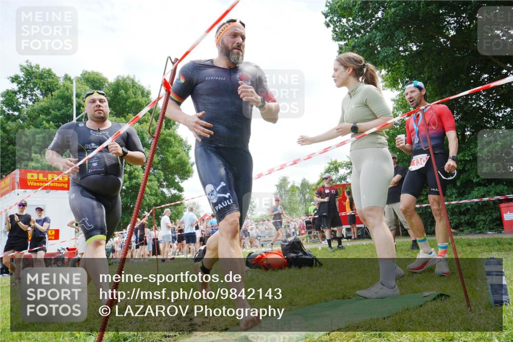21.06.2026 - 29. Vierlanden-Triathlon LAZAROV Photography http://msf.ph/oto/9842143 21.06.2026 13:27:35 Schwimmen 1171, 1202, 1210 meine-sportfotos.de