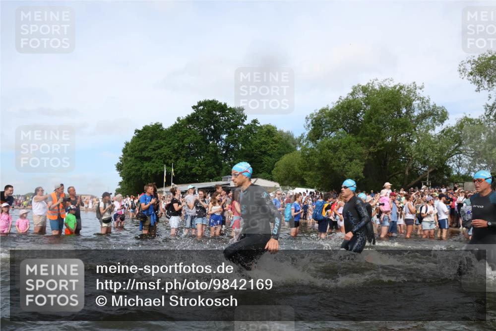 21.06.2026 - Viking Triathlon Michael Strokosch http://msf.ph/oto/9842169 21.06.2026 10:02:41 Schwimmen 16, 83, 99, 100, 186, 372, 386, 440, 462, 485, 513, 560, 579, 636, 653 meine-sportfotos.de