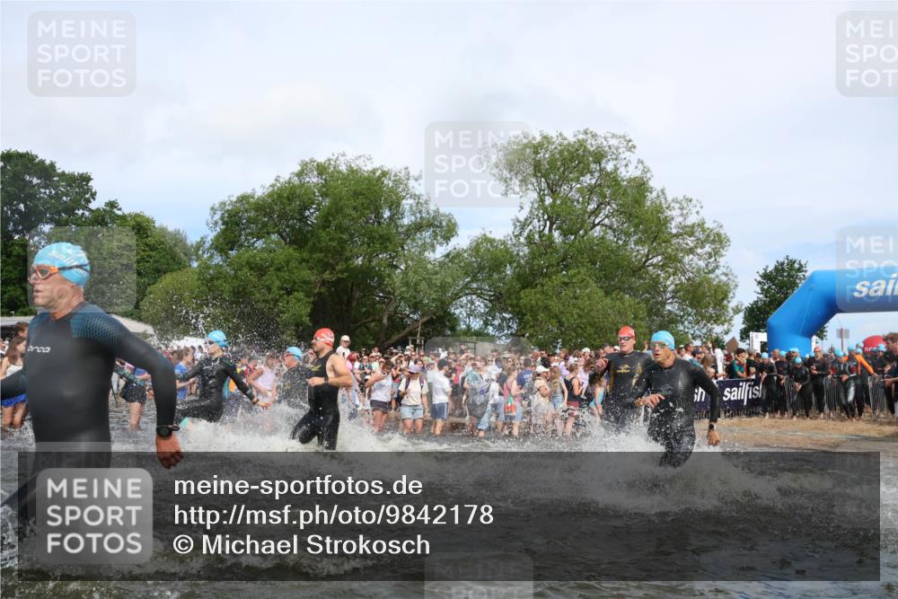 21.06.2026 - Viking Triathlon Michael Strokosch http://msf.ph/oto/9842178 21.06.2026 10:02:43 Schwimmen 16, 20, 73, 99, 100, 171, 186, 315, 372, 386, 440, 462, 485, 513, 553, 560, 579, 636, 653 meine-sportfotos.de