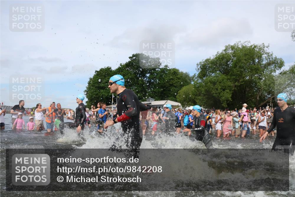 21.06.2026 - Viking Triathlon Michael Strokosch http://msf.ph/oto/9842208 21.06.2026 10:02:49 Schwimmen 16, 20, 64, 73, 111, 171, 186, 219, 315, 372, 440, 530, 553, 634, 636, 653 meine-sportfotos.de
