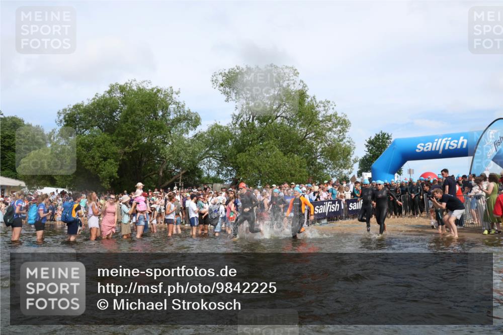 21.06.2026 - Viking Triathlon Michael Strokosch http://msf.ph/oto/9842225 21.06.2026 10:02:52 Schwimmen 16, 20, 64, 73, 111, 171, 219, 315, 372, 440, 530, 553, 634, 636, 653 meine-sportfotos.de