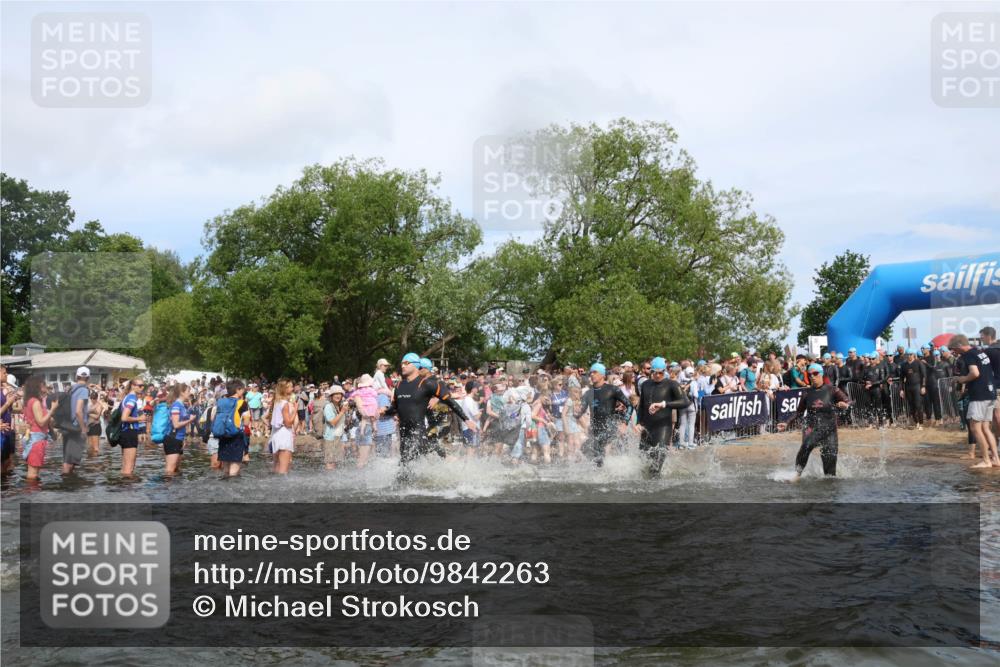 21.06.2026 - Viking Triathlon Michael Strokosch http://msf.ph/oto/9842263 21.06.2026 10:02:59 Schwimmen 64, 80, 82, 111, 199, 219, 233, 395, 407, 475, 530, 545, 546, 612, 634 meine-sportfotos.de
