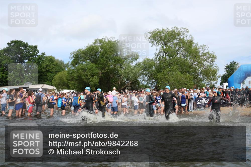 21.06.2026 - Viking Triathlon Michael Strokosch http://msf.ph/oto/9842268 21.06.2026 10:02:59 Schwimmen 64, 80, 82, 111, 199, 219, 233, 395, 407, 475, 530, 545, 546, 612, 634 meine-sportfotos.de