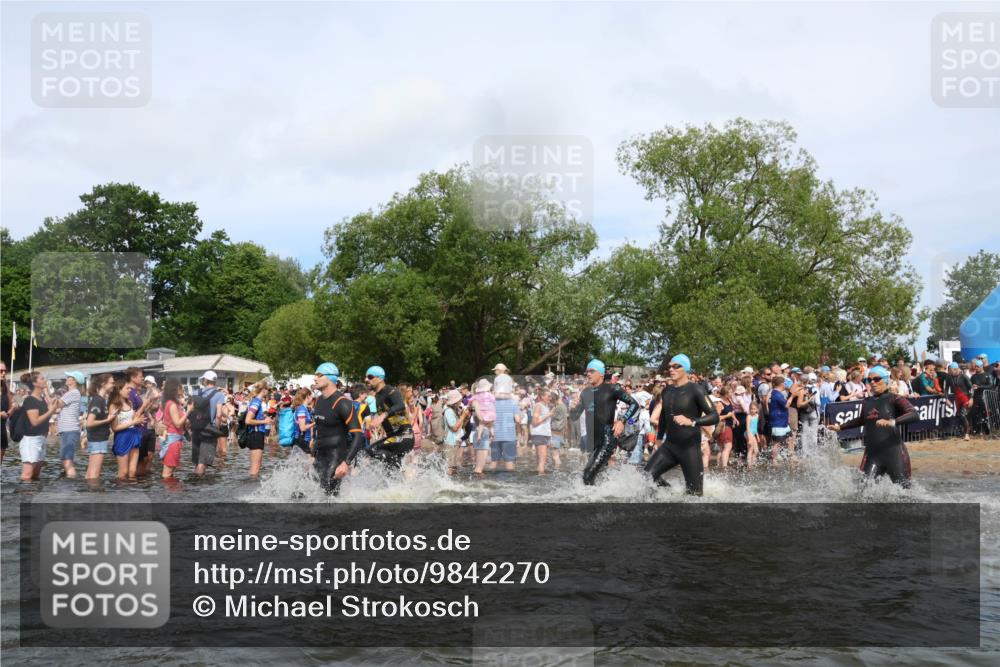 21.06.2026 - Viking Triathlon Michael Strokosch http://msf.ph/oto/9842270 21.06.2026 10:03:00 Schwimmen 64, 80, 82, 111, 199, 219, 233, 395, 407, 475, 530, 545, 546, 612, 634 meine-sportfotos.de