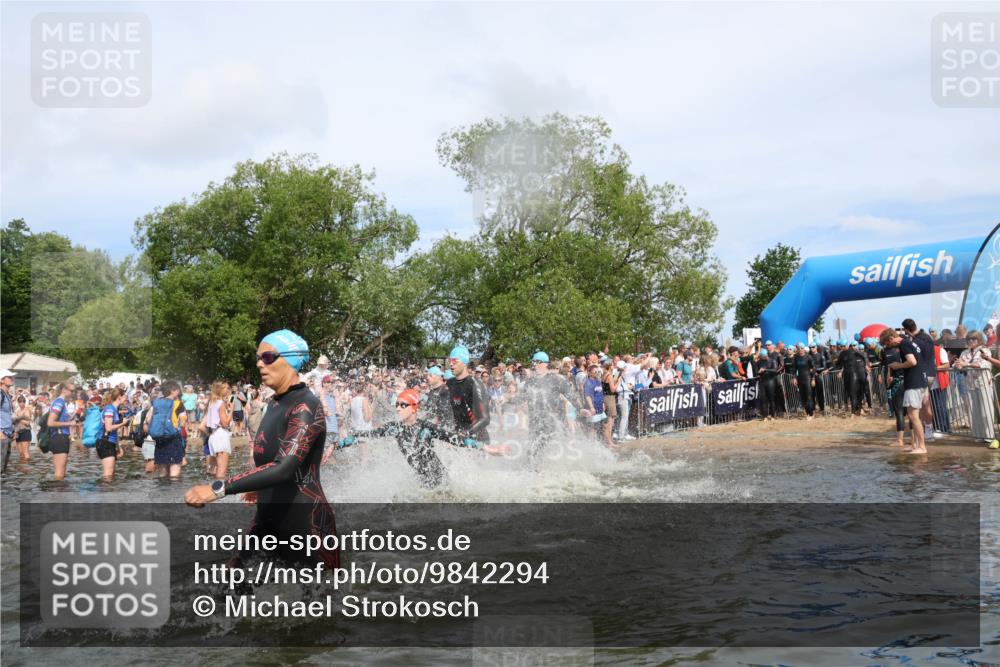 21.06.2026 - Viking Triathlon Michael Strokosch http://msf.ph/oto/9842294 21.06.2026 10:03:03 Schwimmen 49, 80, 82, 111, 199, 200, 233, 395, 404, 407, 475, 530, 545, 546, 612 meine-sportfotos.de
