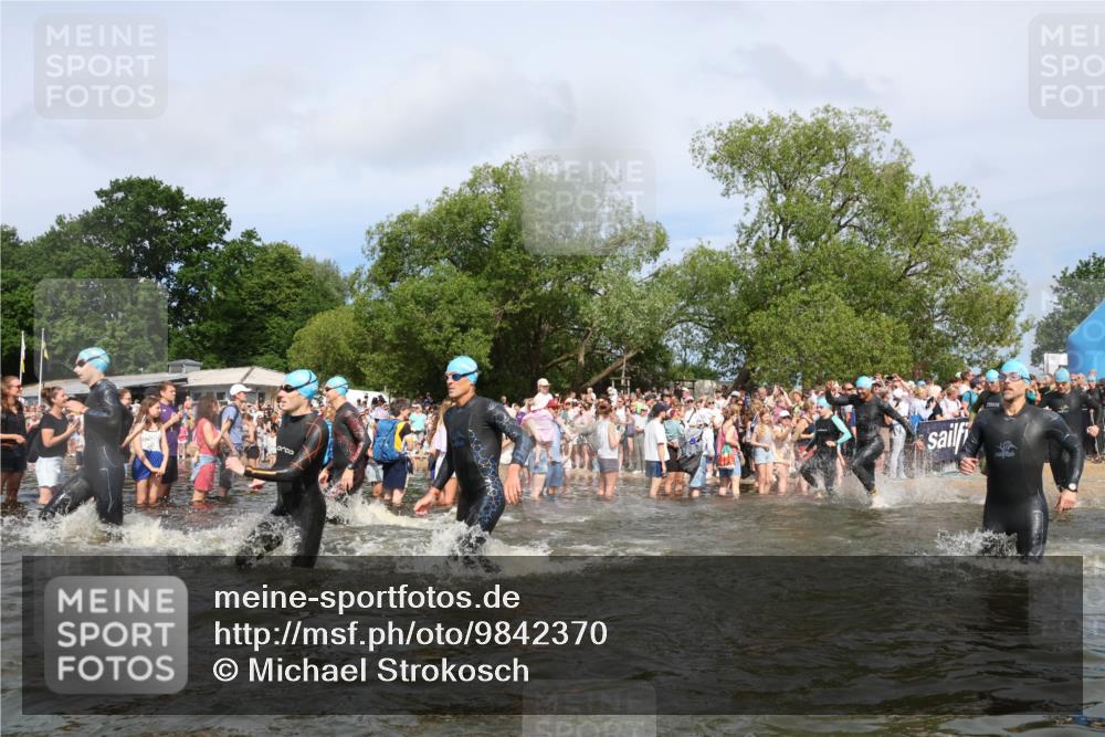 21.06.2026 - Viking Triathlon Michael Strokosch http://msf.ph/oto/9842370 21.06.2026 10:03:16 Schwimmen 49, 58, 68, 170, 200, 202, 208, 348, 352, 356, 404, 419, 455, 467, 487 meine-sportfotos.de