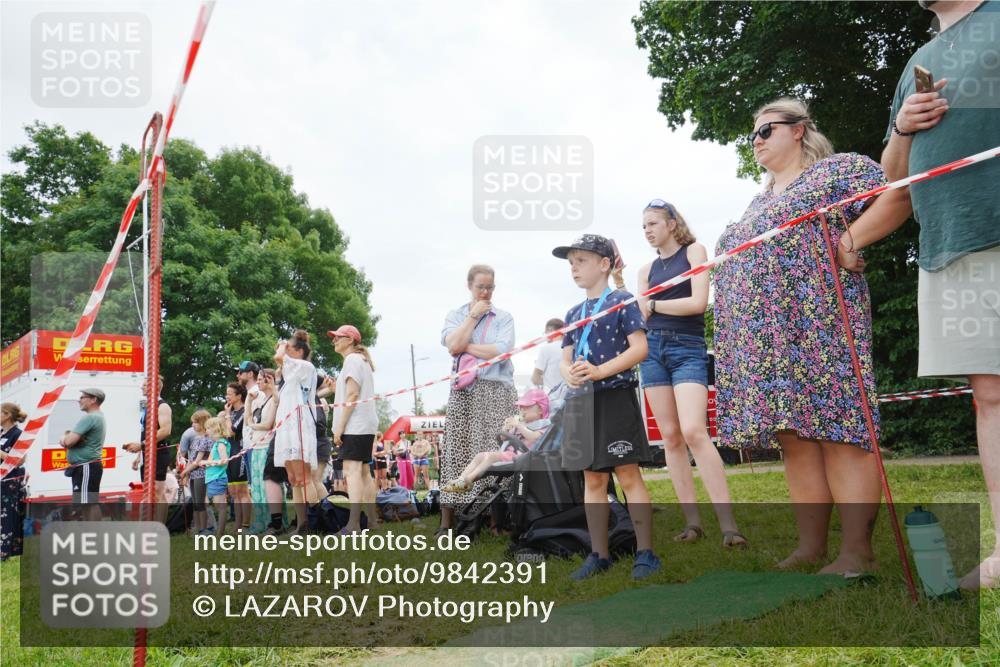 21.06.2026 - 29. Vierlanden-Triathlon LAZAROV Photography http://msf.ph/oto/9842391 21.06.2026 14:47:27 Schwimmen  meine-sportfotos.de