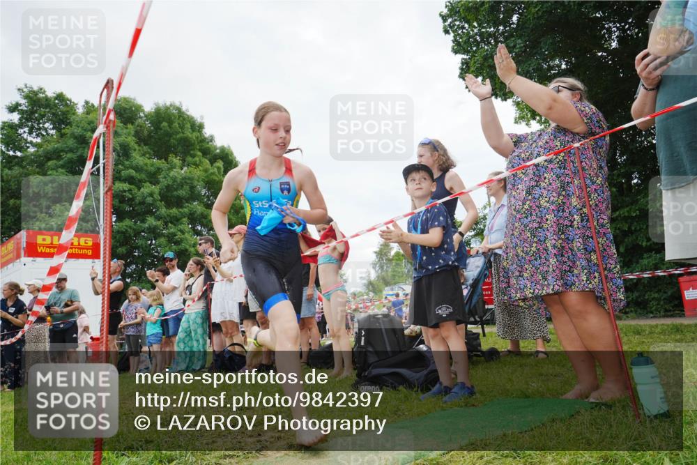 21.06.2026 - 29. Vierlanden-Triathlon LAZAROV Photography http://msf.ph/oto/9842397 21.06.2026 14:48:34 Schwimmen  meine-sportfotos.de