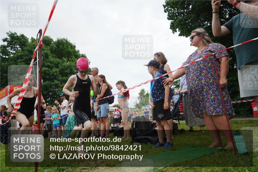 21.06.2026 - 29. Vierlanden-Triathlon LAZAROV Photography http://msf.ph/oto/9842421 21.06.2026 14:48:47 Schwimmen  meine-sportfotos.de