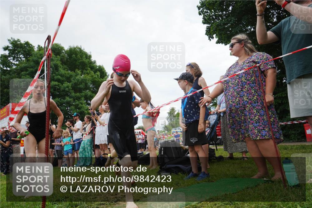 21.06.2026 - 29. Vierlanden-Triathlon LAZAROV Photography http://msf.ph/oto/9842423 21.06.2026 14:48:47 Schwimmen  meine-sportfotos.de