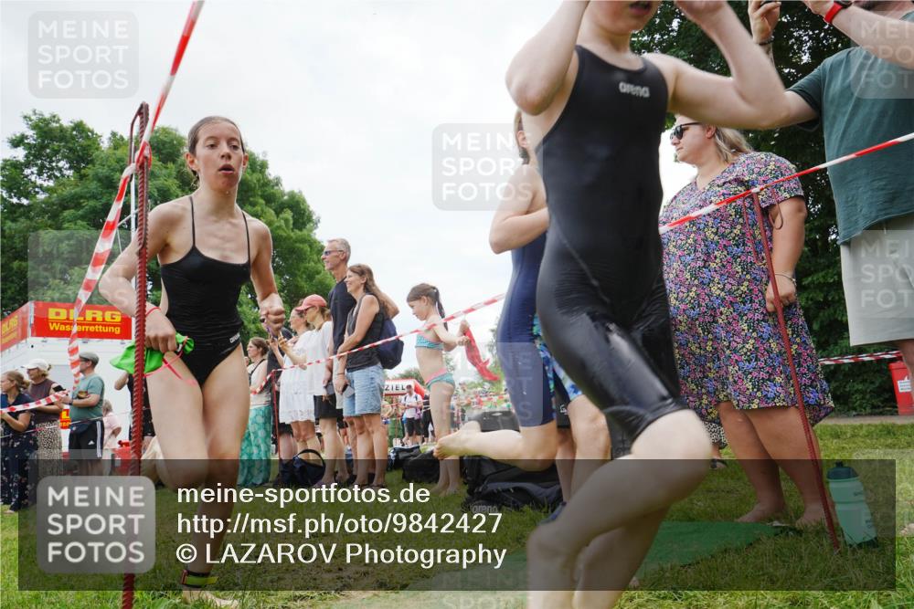 21.06.2026 - 29. Vierlanden-Triathlon LAZAROV Photography http://msf.ph/oto/9842427 21.06.2026 14:48:48 Schwimmen  meine-sportfotos.de