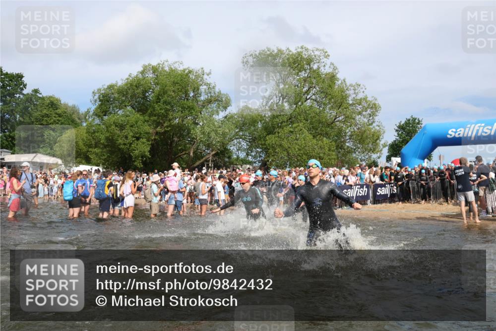 21.06.2026 - Viking Triathlon Michael Strokosch http://msf.ph/oto/9842432 21.06.2026 10:03:28 Schwimmen 53, 84, 95, 118, 143, 251, 303, 327, 328, 364, 423, 457, 556, 656, 667 meine-sportfotos.de