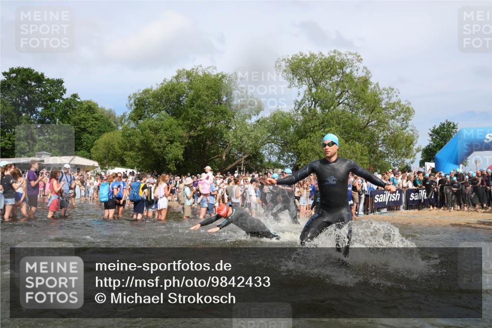 21.06.2026 - Viking Triathlon Michael Strokosch http://msf.ph/oto/9842433 21.06.2026 10:03:28 Schwimmen 53, 84, 95, 118, 143, 251, 303, 327, 328, 364, 423, 457, 556, 656, 667 meine-sportfotos.de