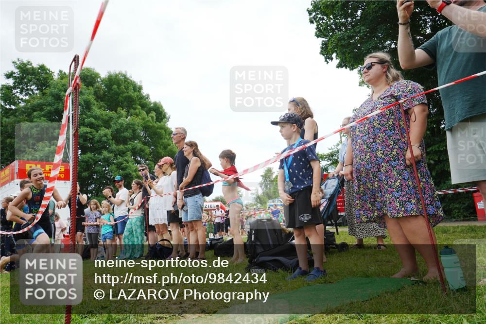 21.06.2026 - 29. Vierlanden-Triathlon LAZAROV Photography http://msf.ph/oto/9842434 21.06.2026 14:48:49 Schwimmen  meine-sportfotos.de