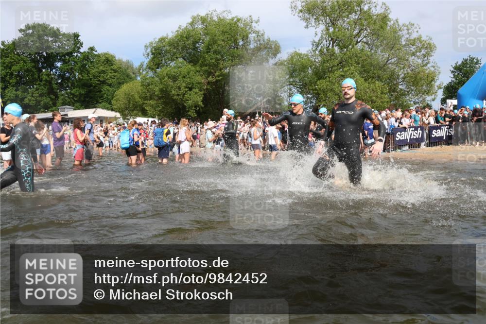 21.06.2026 - Viking Triathlon Michael Strokosch http://msf.ph/oto/9842452 21.06.2026 10:03:33 Schwimmen 53, 84, 95, 118, 143, 229, 251, 303, 323, 327, 328, 340, 364, 423, 457, 458, 556, 559, 656, 667 meine-sportfotos.de