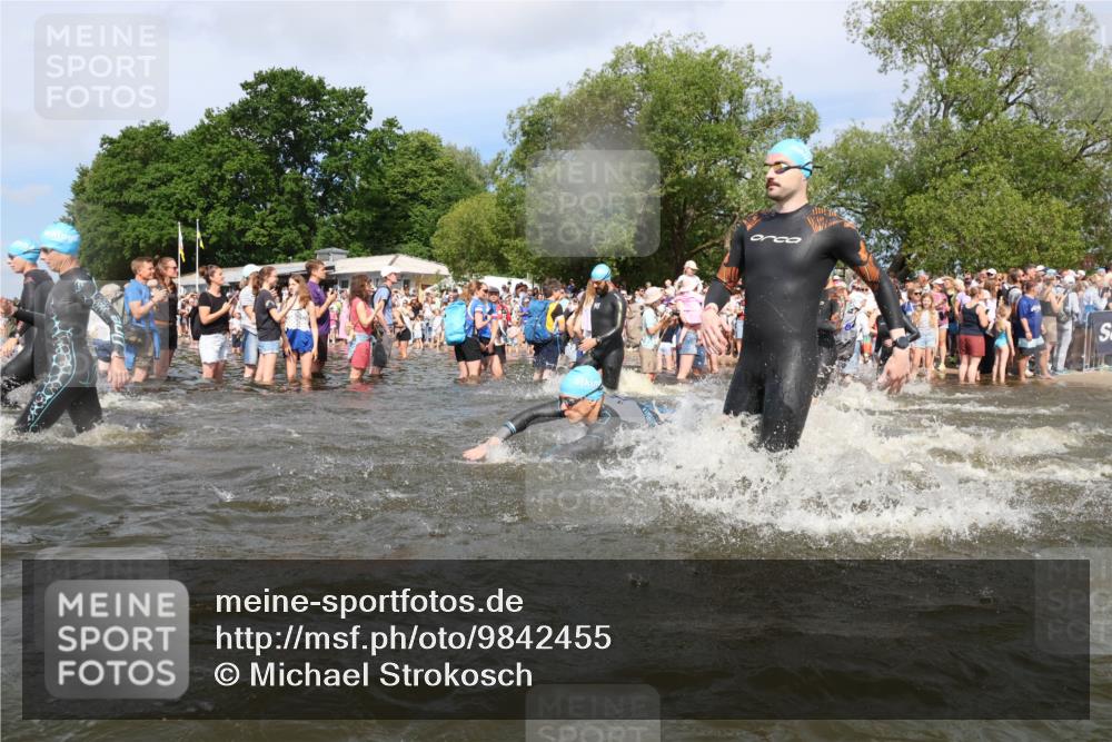 21.06.2026 - Viking Triathlon Michael Strokosch http://msf.ph/oto/9842455 21.06.2026 10:03:34 Schwimmen 53, 84, 95, 143, 229, 251, 303, 323, 327, 340, 423, 457, 458, 559, 656 meine-sportfotos.de
