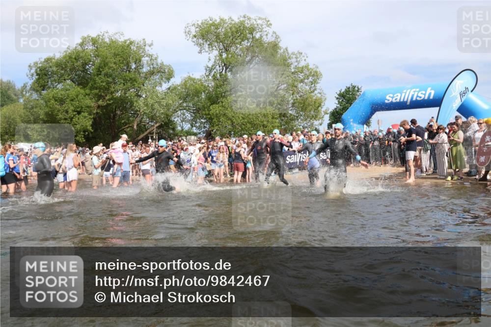 21.06.2026 - Viking Triathlon Michael Strokosch http://msf.ph/oto/9842467 21.06.2026 10:03:37 Schwimmen 53, 95, 143, 229, 251, 303, 323, 327, 340, 423, 457, 458, 559, 656 meine-sportfotos.de