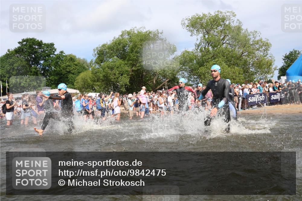 21.06.2026 - Viking Triathlon Michael Strokosch http://msf.ph/oto/9842475 21.06.2026 10:03:38 Schwimmen 53, 95, 137, 144, 229, 251, 323, 327, 340, 423, 436, 450, 458, 521, 559 meine-sportfotos.de