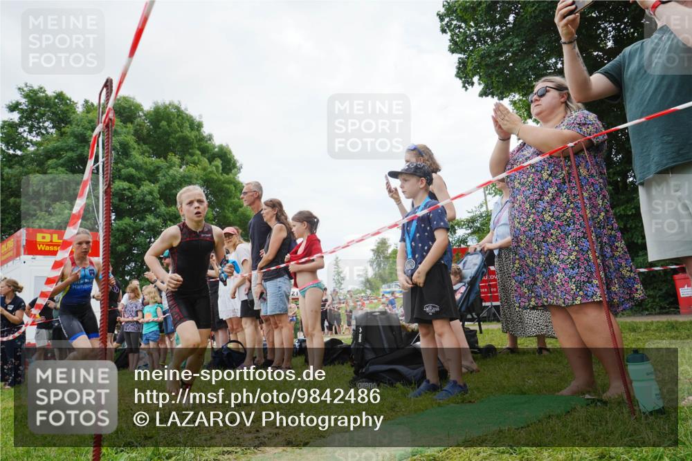 21.06.2026 - 29. Vierlanden-Triathlon LAZAROV Photography http://msf.ph/oto/9842486 21.06.2026 14:48:55 Schwimmen  meine-sportfotos.de
