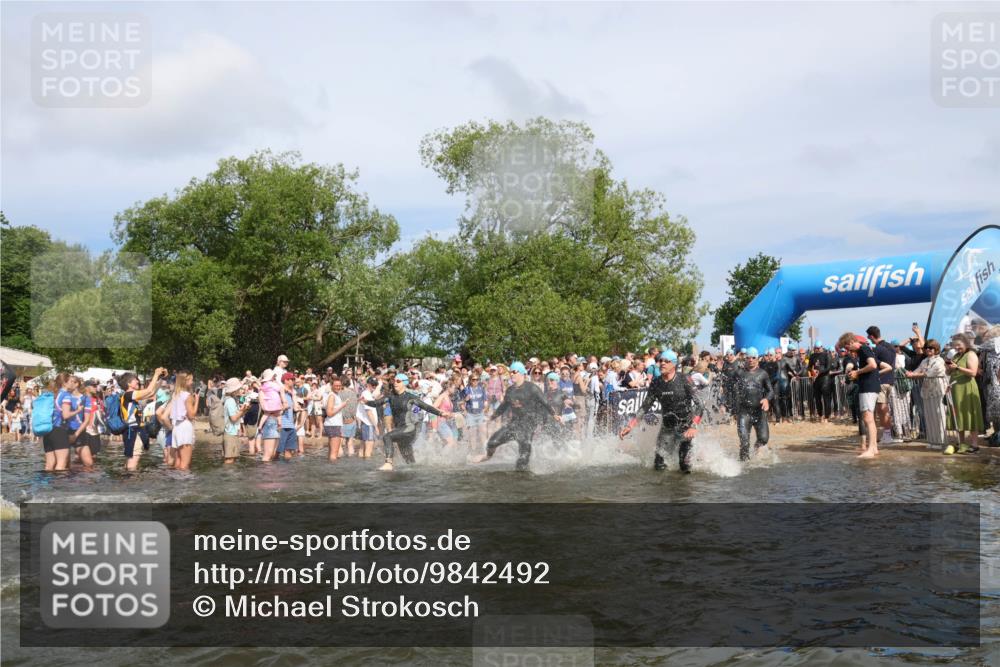 21.06.2026 - Viking Triathlon Michael Strokosch http://msf.ph/oto/9842492 21.06.2026 10:03:42 Schwimmen 95, 137, 144, 229, 267, 323, 327, 340, 436, 450, 458, 521, 559 meine-sportfotos.de