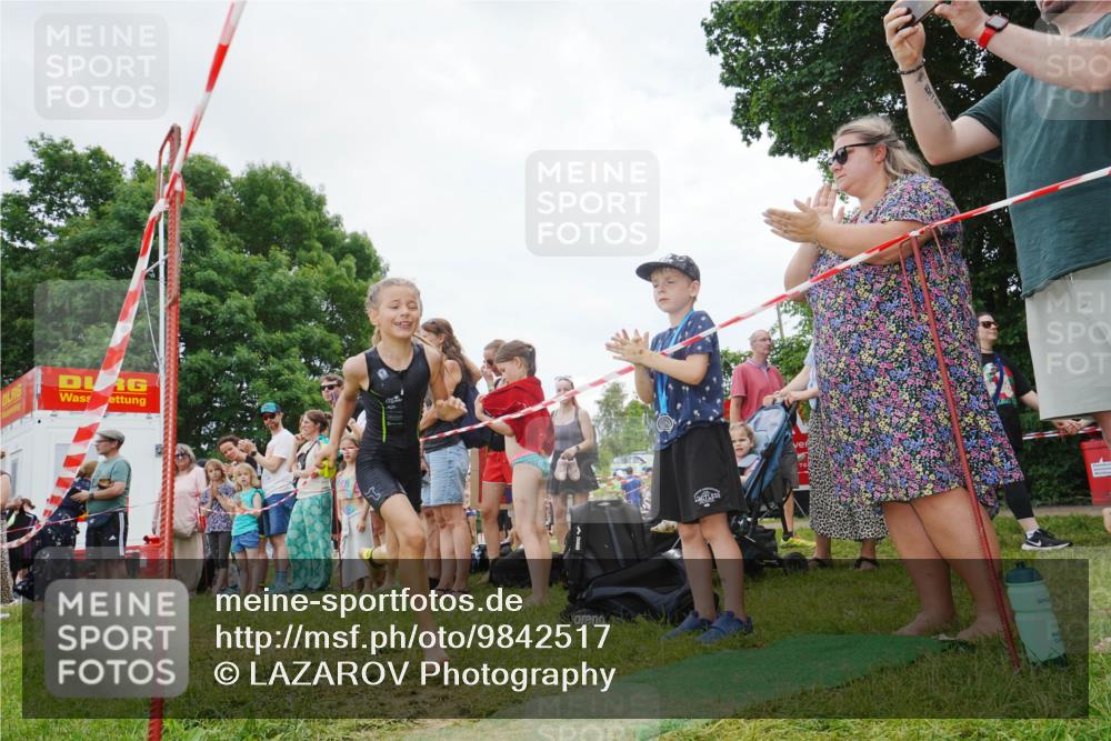 21.06.2026 - 29. Vierlanden-Triathlon LAZAROV Photography http://msf.ph/oto/9842517 21.06.2026 14:49:20 Schwimmen  meine-sportfotos.de