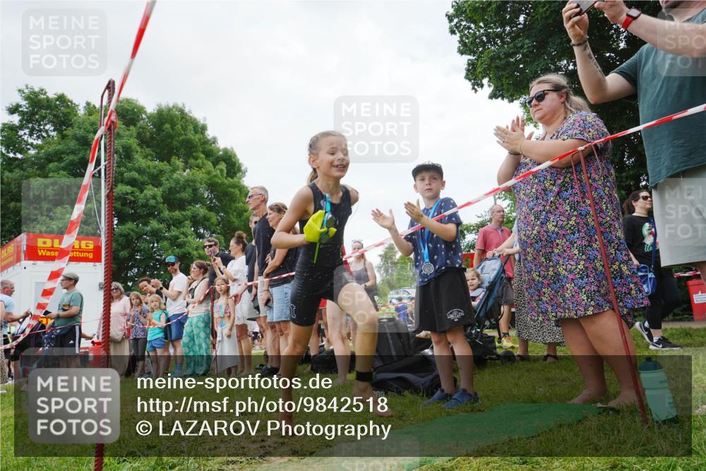 21.06.2026 - 29. Vierlanden-Triathlon LAZAROV Photography http://msf.ph/oto/9842518 21.06.2026 14:49:20 Schwimmen  meine-sportfotos.de