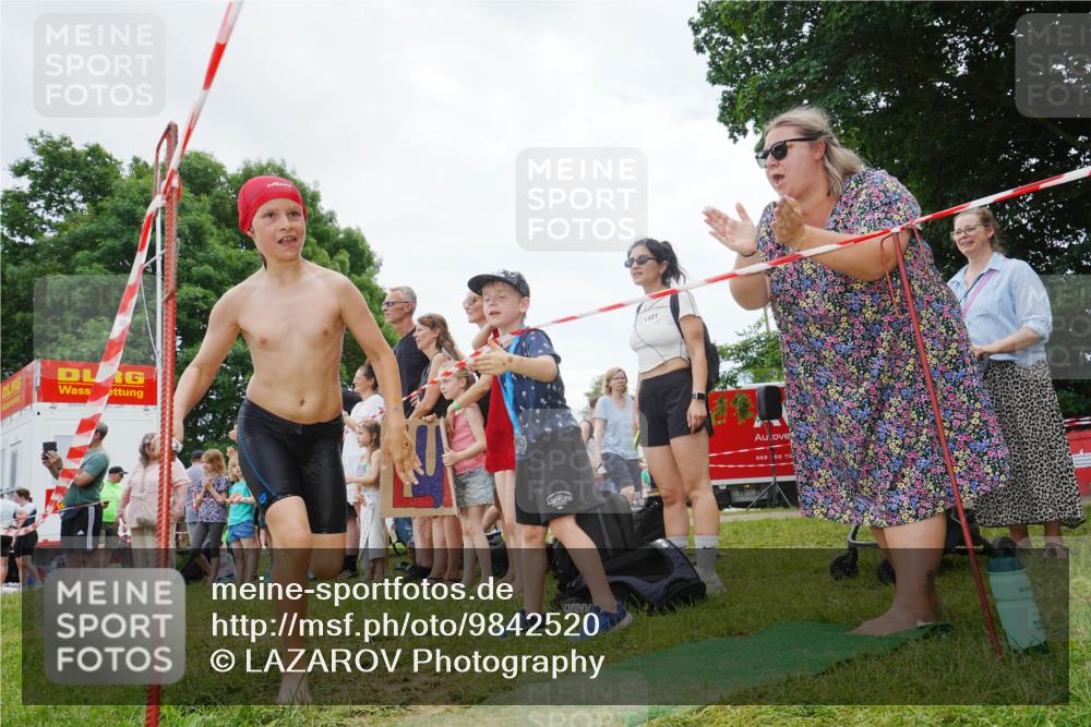 21.06.2026 - 29. Vierlanden-Triathlon LAZAROV Photography http://msf.ph/oto/9842520 21.06.2026 14:49:37 Schwimmen  meine-sportfotos.de