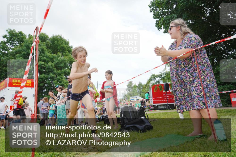21.06.2026 - 29. Vierlanden-Triathlon LAZAROV Photography http://msf.ph/oto/9842543 21.06.2026 14:50:29 Schwimmen  meine-sportfotos.de